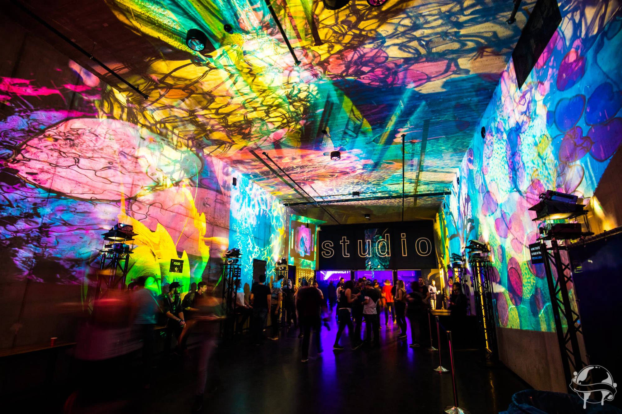 Loveland Live, newyear, Mediahaven, Amsterdam, 2017, judocus, visuals, projections, slidesinmotion