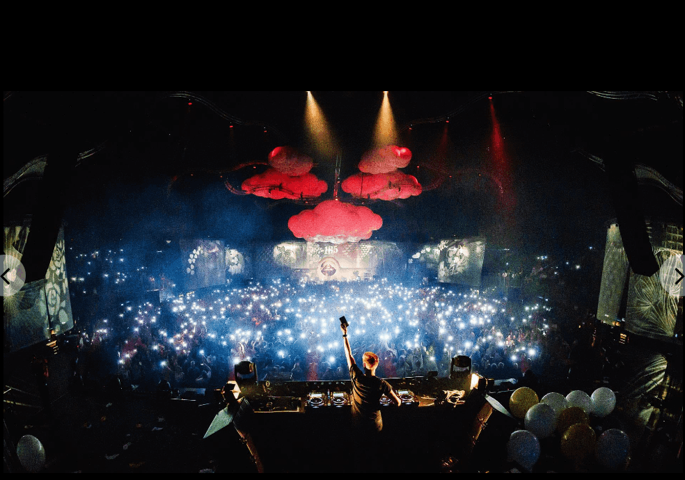 Ernst, Young, 35, years, ziggo, dome, projections, visuals, judocus, slidesinmotion, 2018