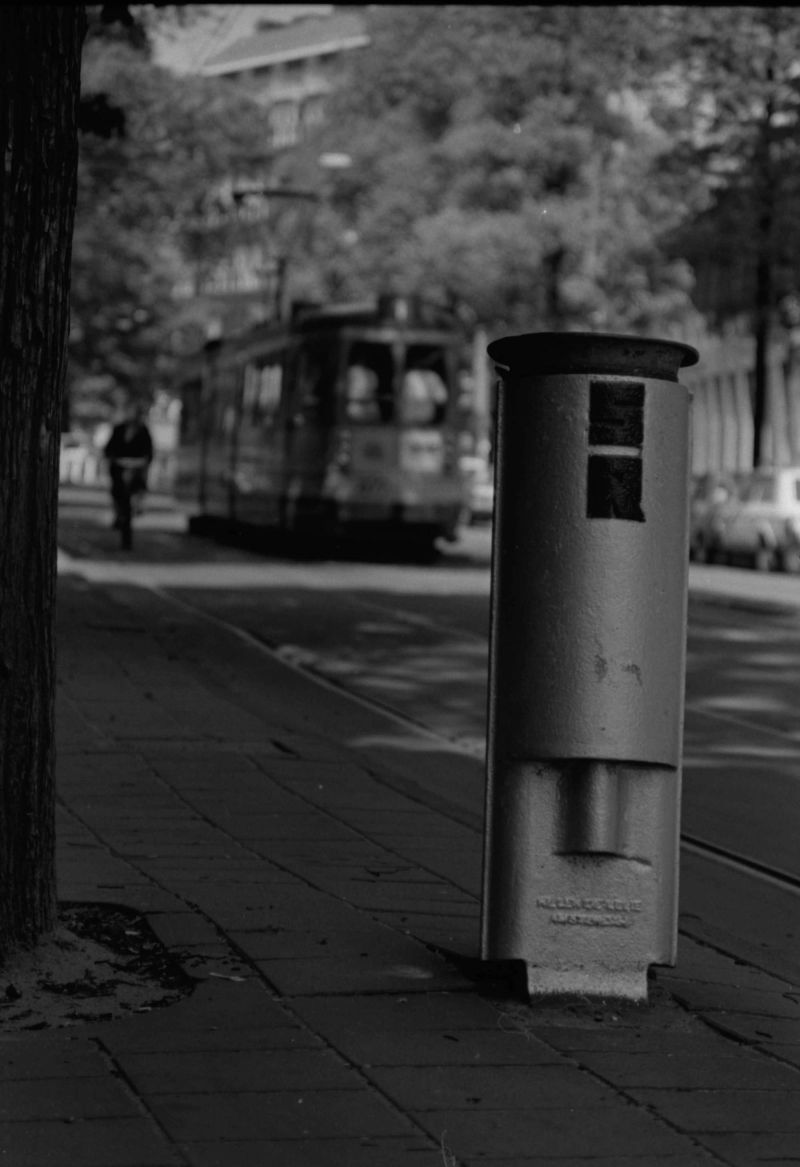 prullenbak, nieuwezijds, amsterdam, jaren, 80, tram, straat, fotografie, judocus