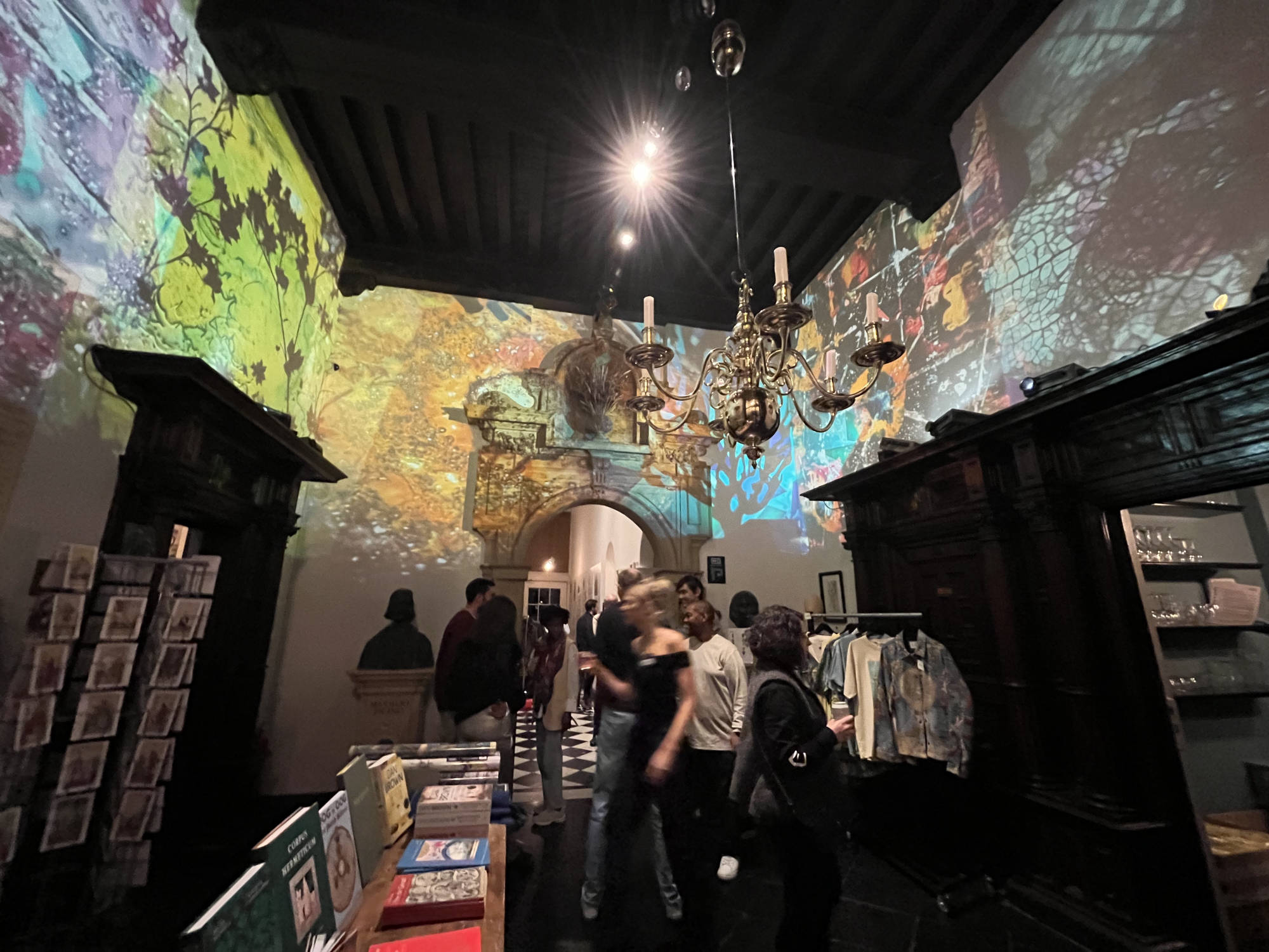 Embassy Of The Free Mind, Museumnacht, dia,  projecties, Judocus, Amsterdam. 2024